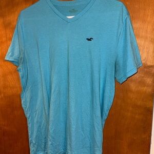 Hollister Men's Aqua V-Neck Tee